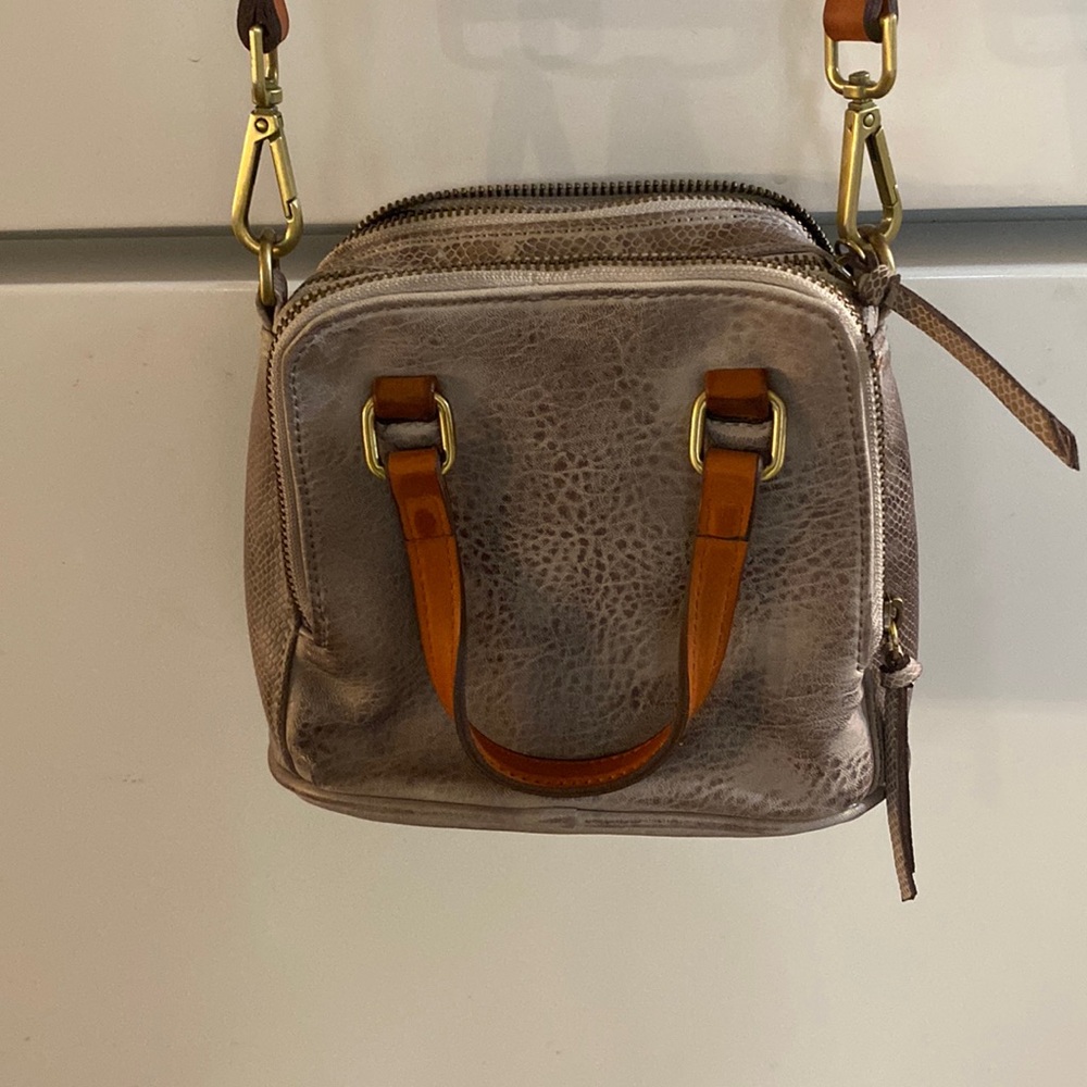 Street Level light tan Crossbody purse